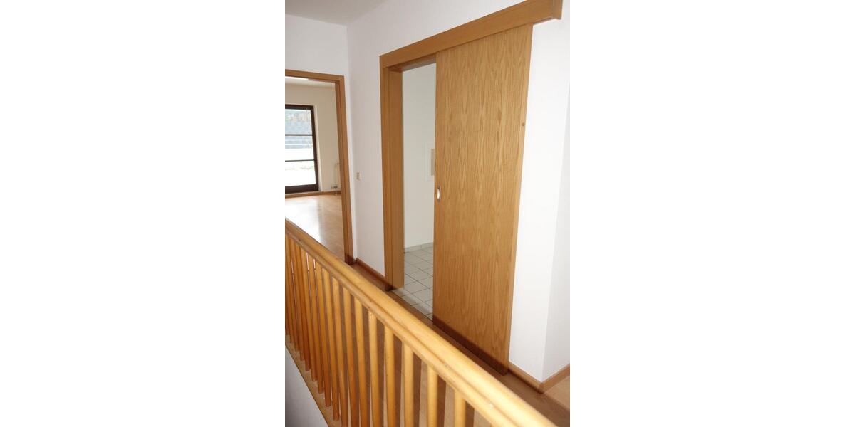 Große EG-4-Zimmer-Wohnung mit Gartenanteil und Stellplatz 4 zimmer