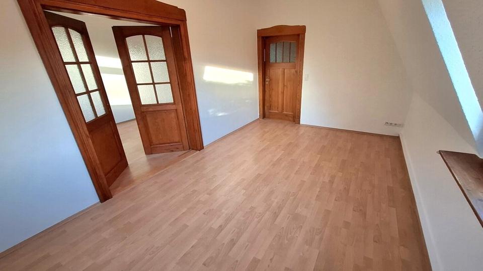 Dachgeschoßwohnung Leipzig Nordwest - 4 Zimmer, 90 m&sup2;, 999&euro; | Angebot:26678723