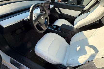 Tesla Model 3 110.837 km 22.150 &euro; Böhlen 04564