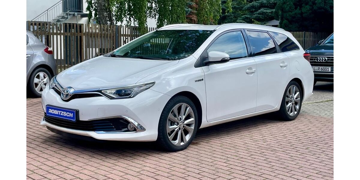 Toyota Auris 77.460 km 16.790 &euro; Leipzig/Thekla 04349