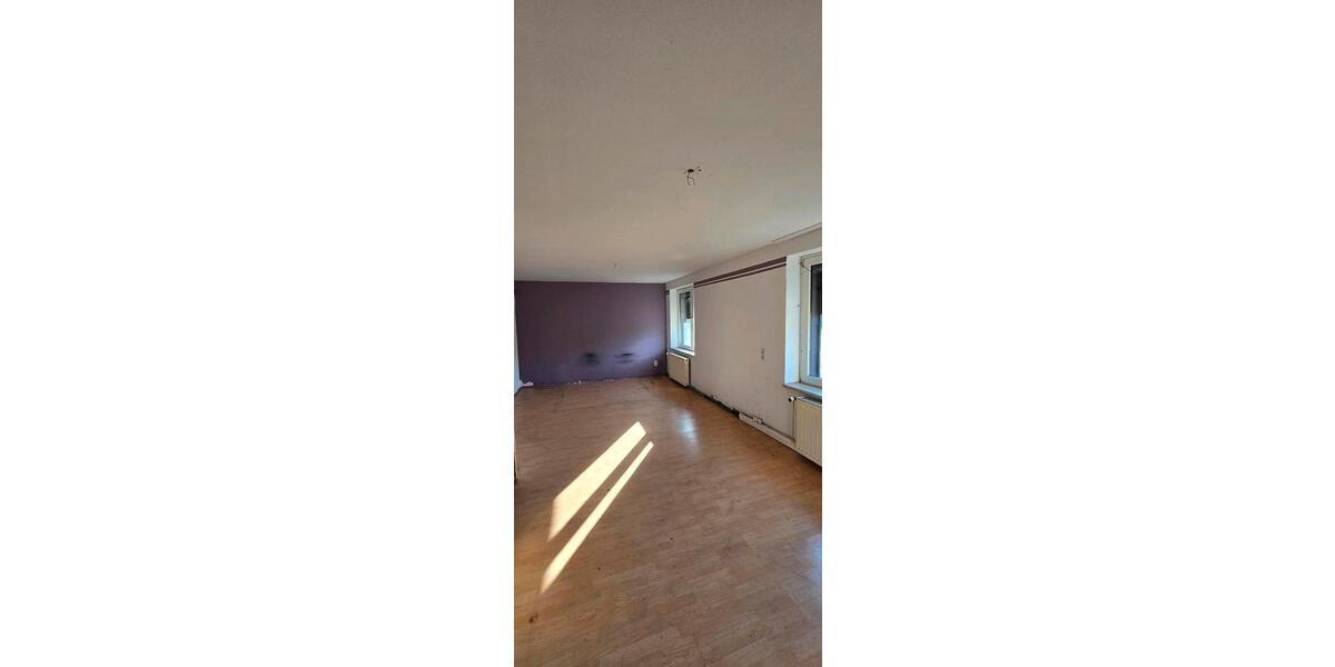 Einfamilienhaus Hohenmölsen - 3 Zimmer, 130 m&sup2;, 85.000&euro; | Angebot:26337976