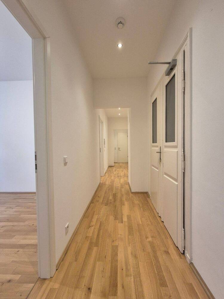 Neuwertige 3 Zimmer Wohnung mit großem Balkon