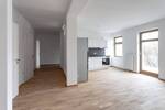 Frisch saniert: Großzügige 3-Z-Wohnung mit EBK und 11 m² großem Balkon