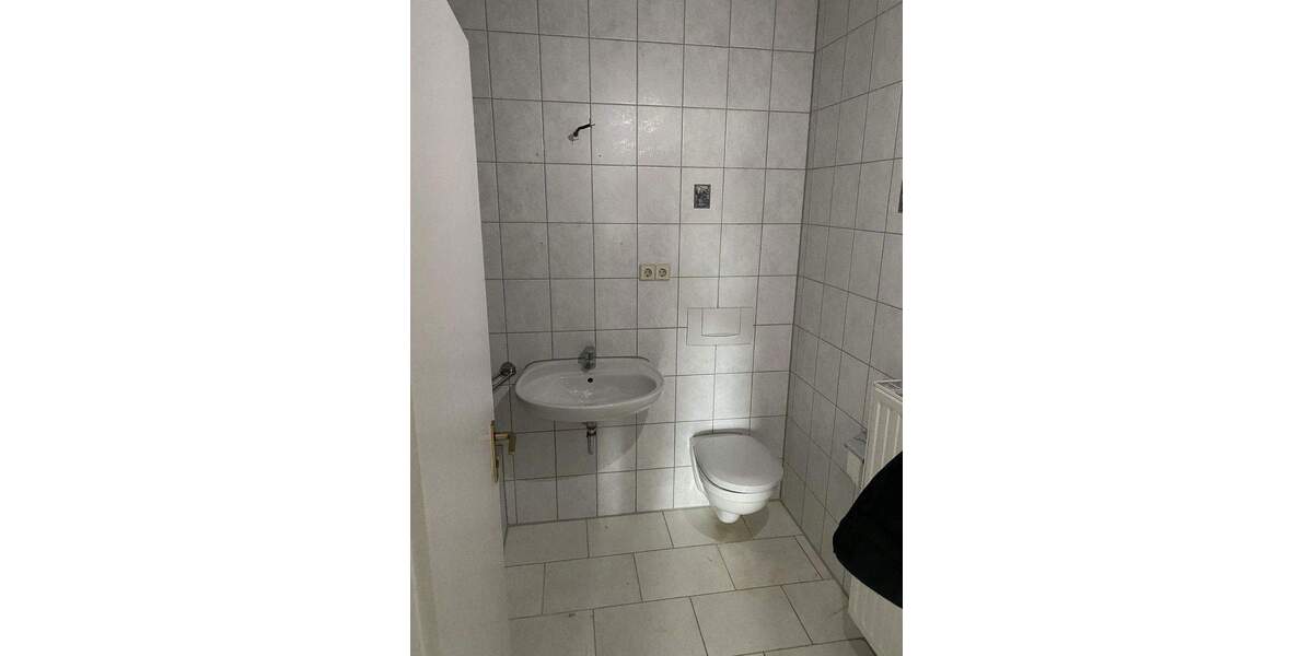 Etagenwohnung Schkopau Ermlitz - 2 Zimmer, 62 m&sup2;, 530&euro; | Angebot:25305155