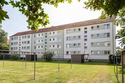 Wohnung Groitzsch - 3 Zimmer, 70 m&sup2;, 440&euro; | Angebot:25804811