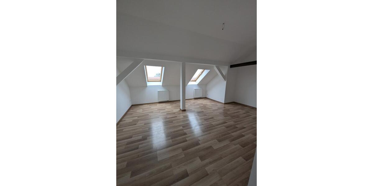 Dachgeschoßwohnung Leipzig Südost - 4 Zimmer, 145 m&sup2;, 1.099&euro; | Angebot:25717040