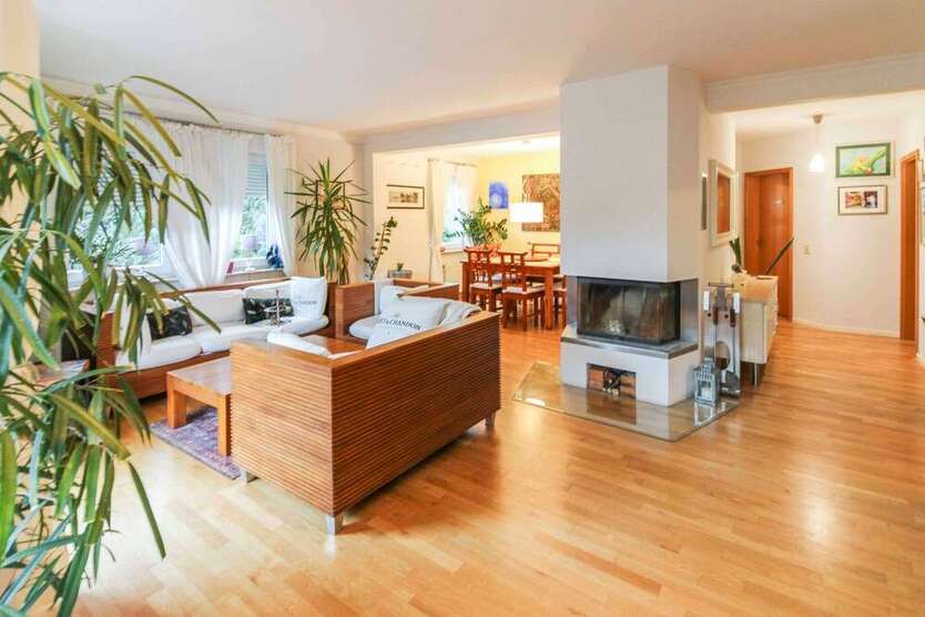 Haus zum Kaufen in Naunhof 585.000 € 200.01 m²