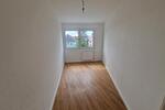 **FAMILIEN WILLKOMMEN**4-Zimmer-Wohnung Balkon 2.Etage Bad mit Wanne ab sofort