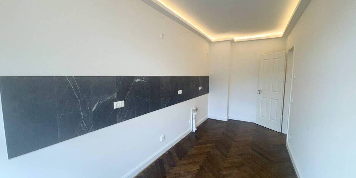 Was will man mehr? * Erstbezug * Parkett * Balkon * Fußbodenheizung * Wanne & Dusche * LED-Licht 3 zimmer