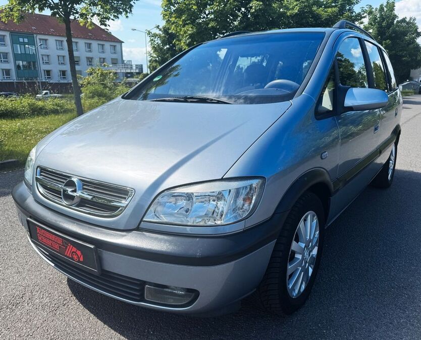 Opel Zafira 167.608 km 4.900 € Leipzig 04129