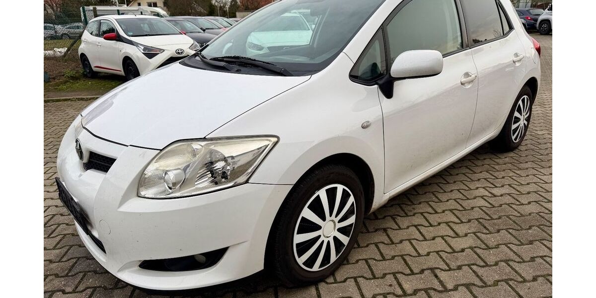 Toyota Auris 139.000 km 2.500 &euro; Zwenkau OT Löbschütz 04442
