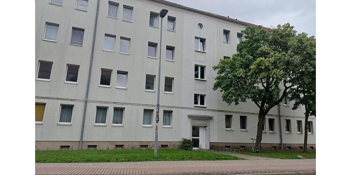 Neu sanierte Wohnung für SIE - 1. OG links 2 zimmer