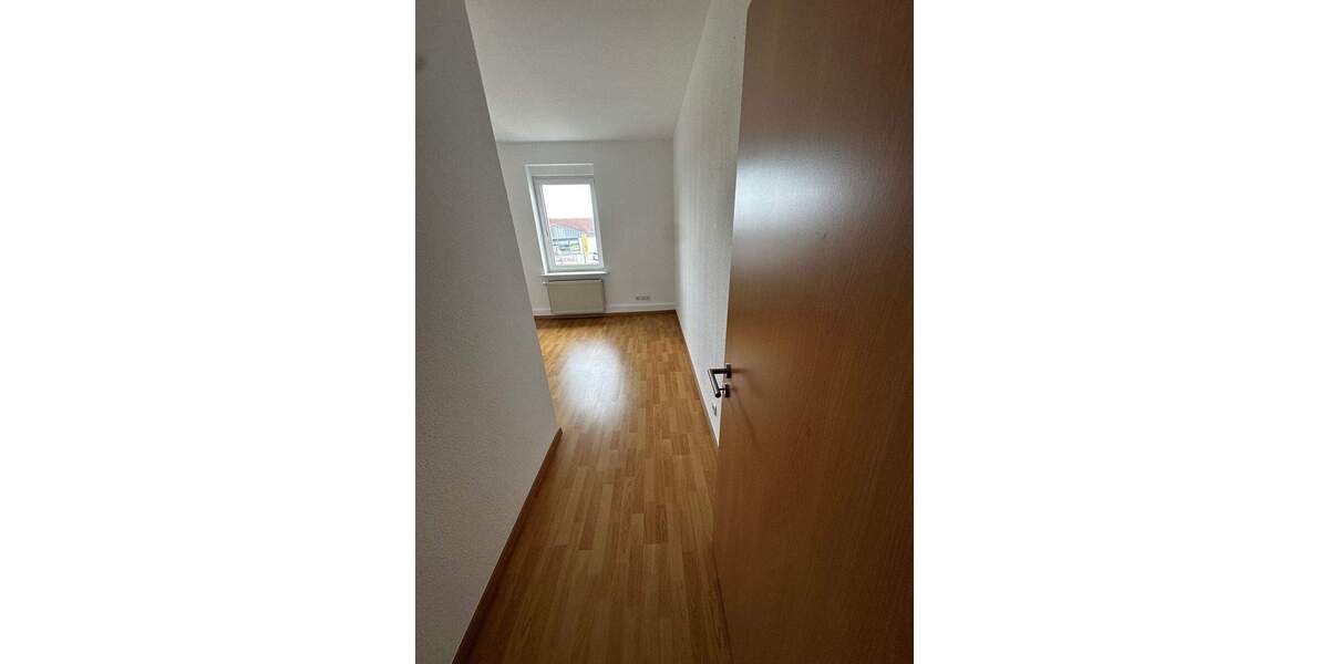 Etagenwohnung Merseburg Kötzschen - 5 Zimmer, 127 m&sup2;, 889&euro; | Angebot:26217767