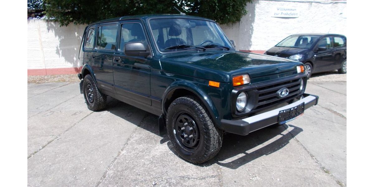 Lada Taiga 44.600 km 11.999 &euro; Leipzig 04229