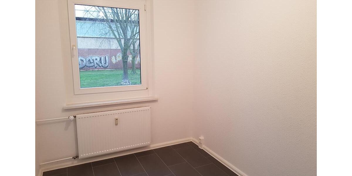 Erdgeschoßwohnung Leipzig Lausen-Grünau - 3 Zimmer, 68 m&sup2;, 525&euro; | Angebot:26068182