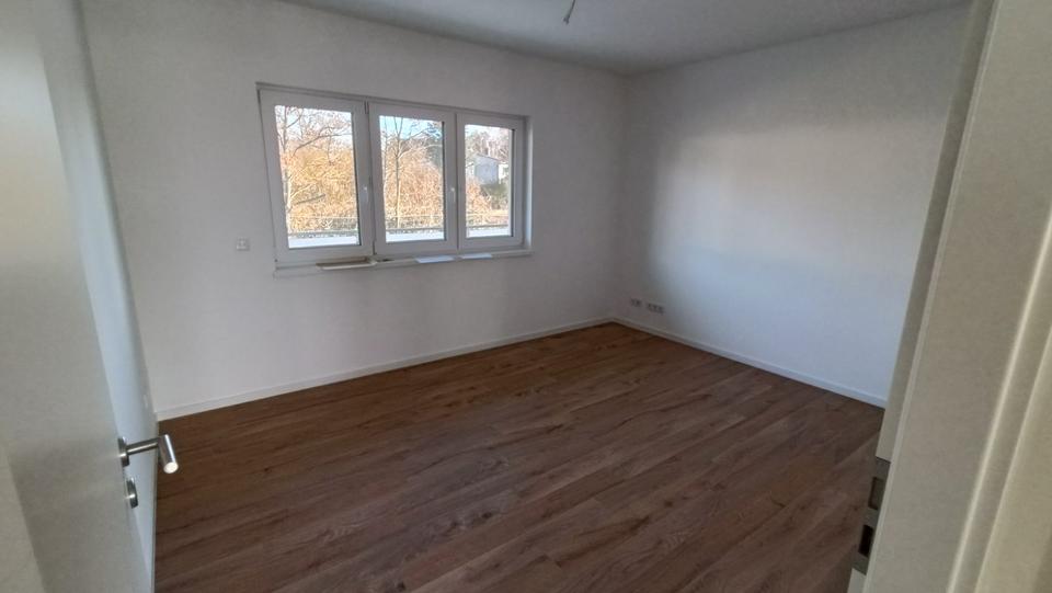 Etagenwohnung Schkeuditz - 4 Zimmer, 102 m&sup2;, 1.100&euro; | Angebot:25253511