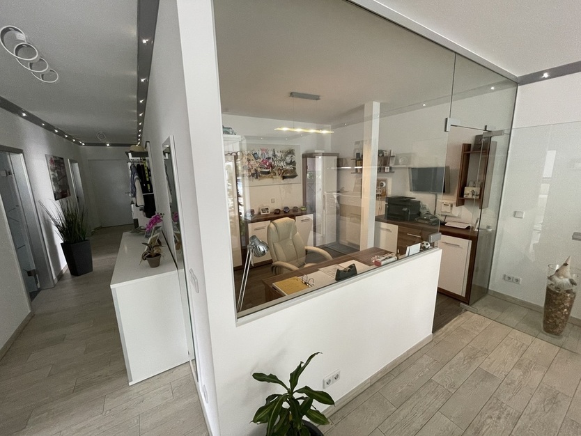 Traumhaftes Anwesen! modernes Wohnen und Arbeiten mit Pool, Einliegerwohnung, Werkstatt und mehr 5 zimmer