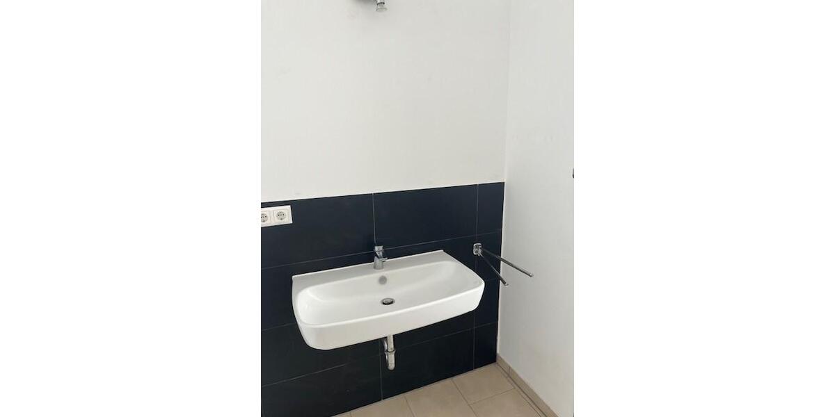 Etagenwohnung mit Balkon in ruhiger Wohngegend 4 zimmer