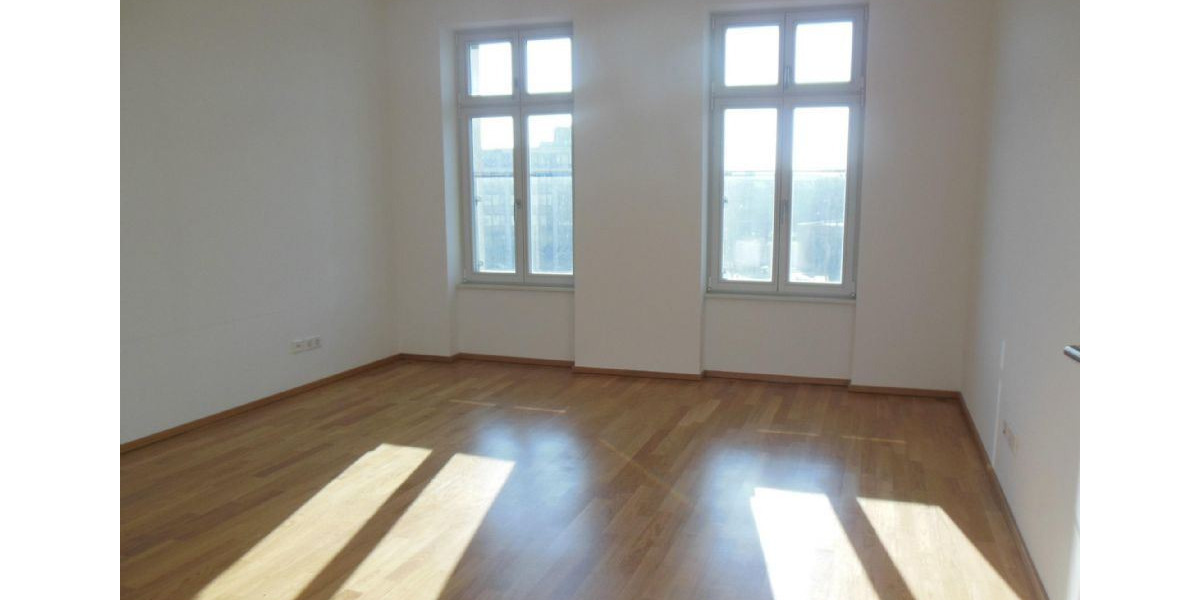 ZentrumOst - Tolle 4 Zi.-Whg., 3 Balkone, Parkett, FuBoHeizg., Lift -vermietet 4 zimmer