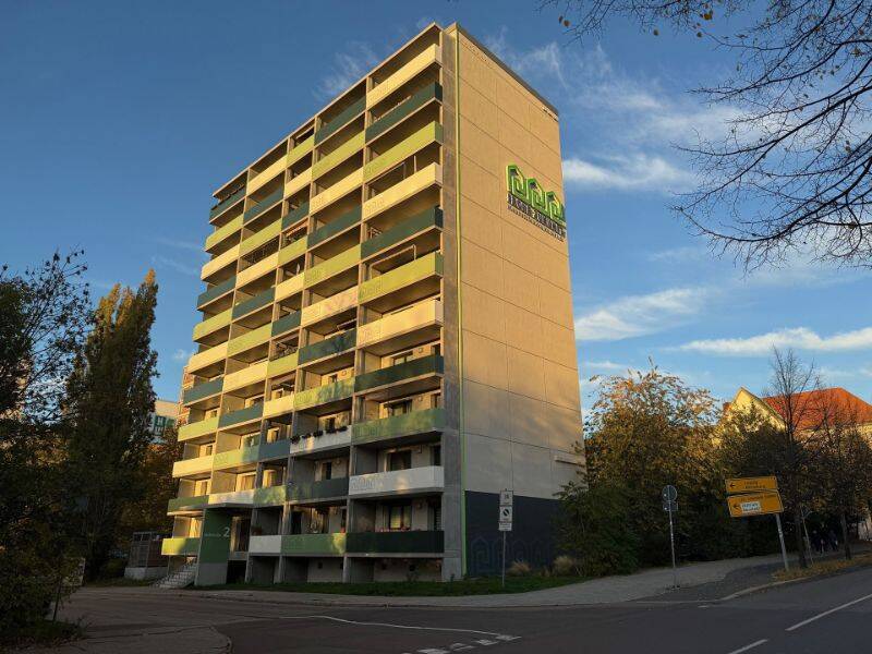 Nachnutzer gesucht! Große 2-RaumWohnung mit Balkon und einer Singleküche
