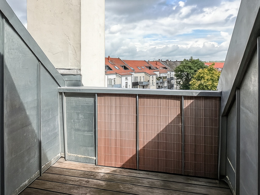 Gute Ausstattung I Einbauküche I Stellplatz und Loggia