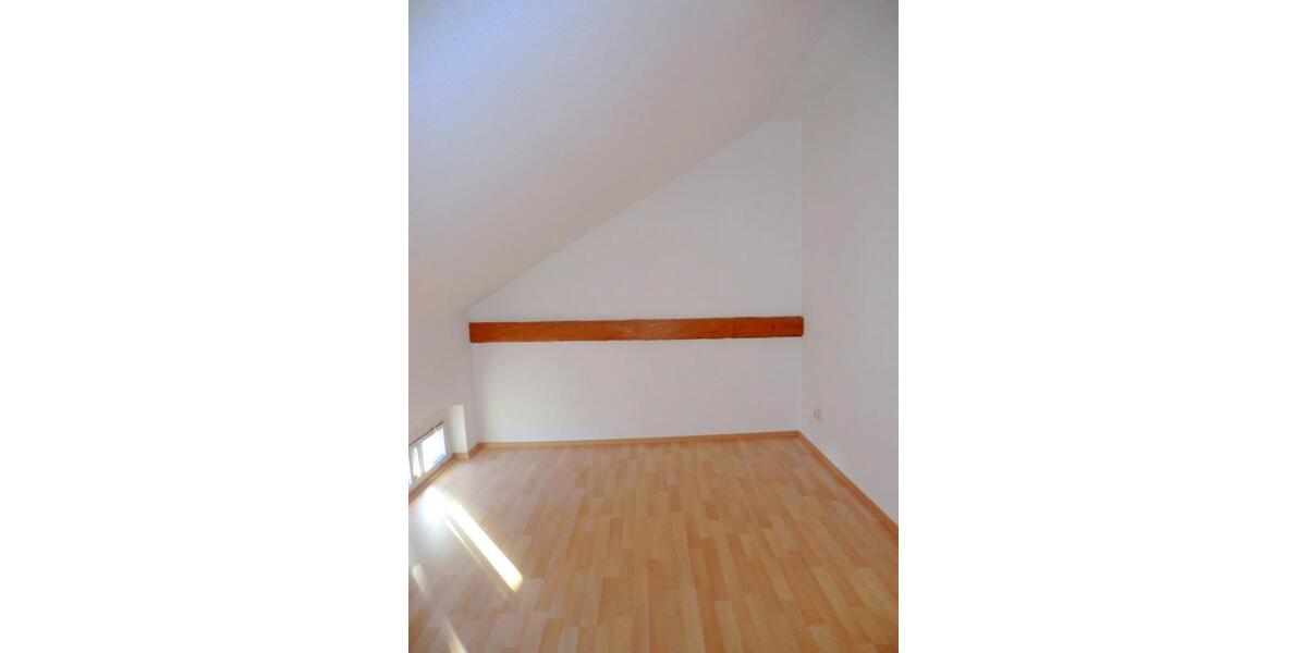 Dachgeschoßwohnung Merseburg - 6 Zimmer, 104 m&sup2;, 790&euro; | Angebot:20471889