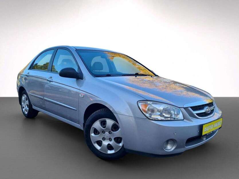 Kia Cerato 89.768 km 4.990 € Halle Saale 06128