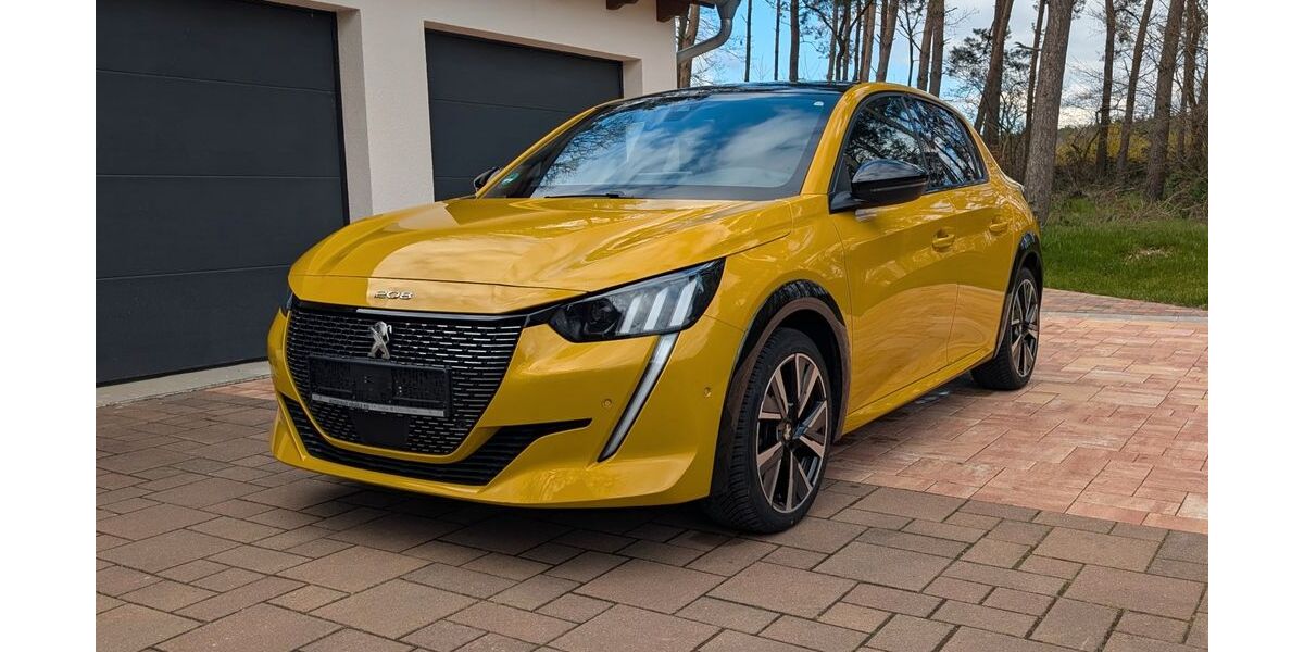 Peugeot 208 88.000 km 13.990 &euro; Laußig OT Kossa 04849