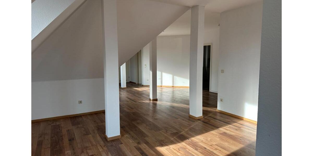 Dachgeschoßwohnung Leipzig Mitte - 3 Zimmer, 115 m&sup2;, 880&euro; | Angebot:26461405