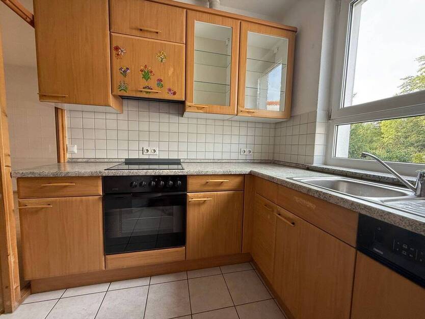 ab sofort ! 3-Zimmer mit Balkon und EBK I Badewanne + Dusche
