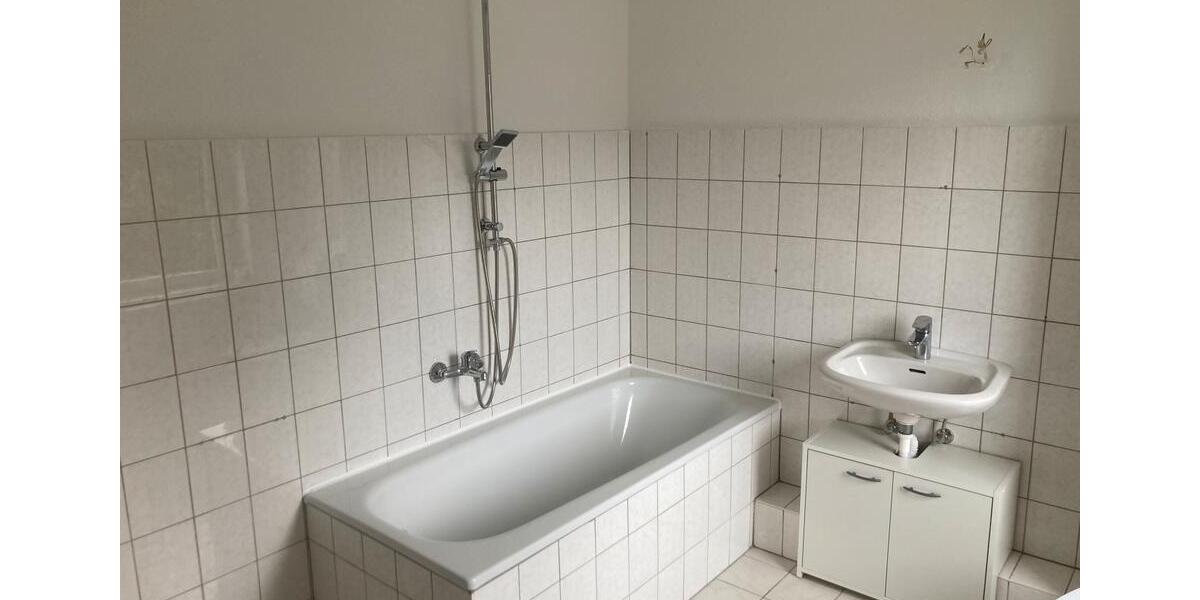 Etagenwohnung Borna - 3 Zimmer, 68 m&sup2;, 450&euro; | Angebot:26339651