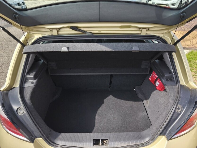 Astra Edition 1.6 Automatik/Klima/8x bereift
