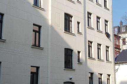 Geräumige DG - Wohnung im Waldstraßenviertel im ruhigen Hinterhaus 4 zimmer