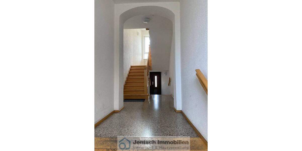 Sehr schöne Dachgeschosswohnung im Zentrum Merseburgs zu verkaufen 2 zimmer