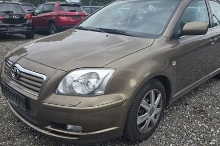 Toyota Avensis 138.000 km 2.400 &euro; Taucha 04425