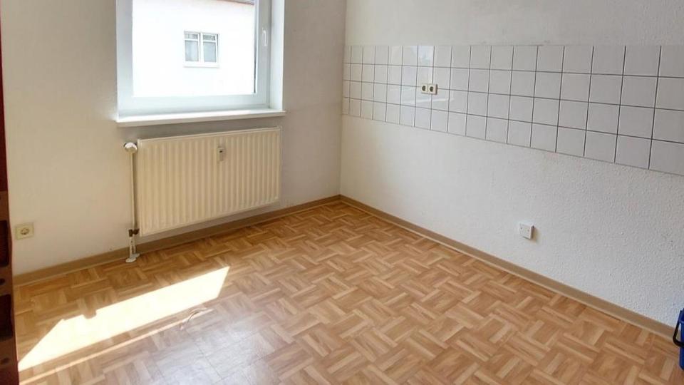 Neu renoviert- 2 Zimmerwohnung mit Balkon in guter Lage zimmer