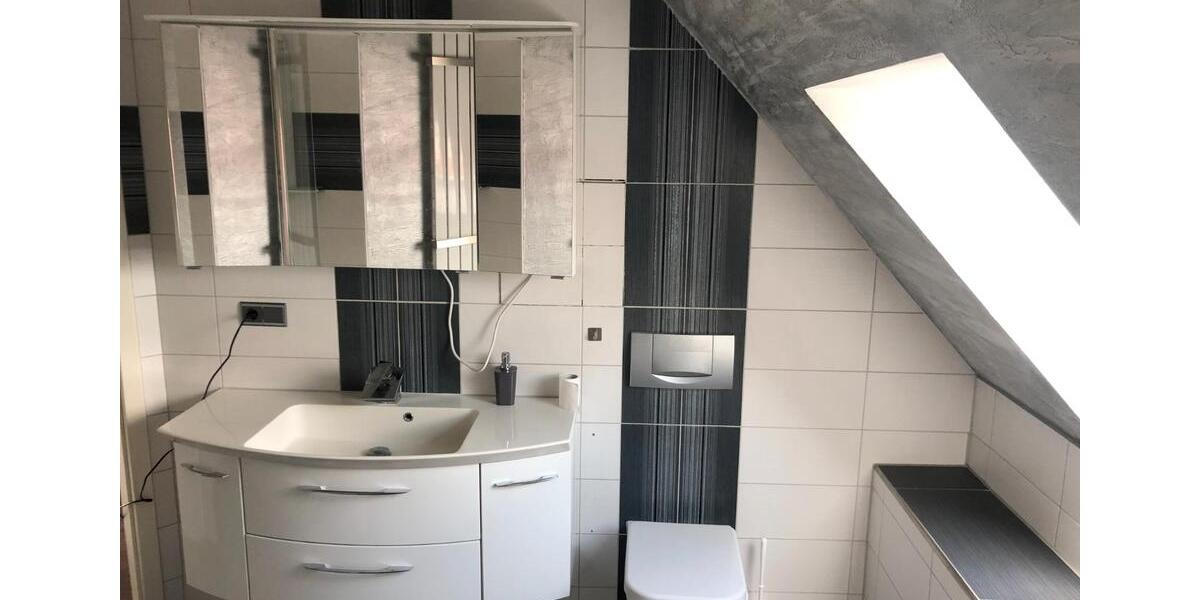 Dachgeschoßwohnung Wurzen - 3 Zimmer, 80 m&sup2;, 119.000&euro; | Angebot:27023025
