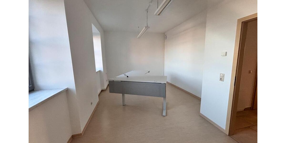 Etagenwohnung Wurzen - 2 Zimmer, 80 m&sup2;, 483&euro; | Angebot:26678309