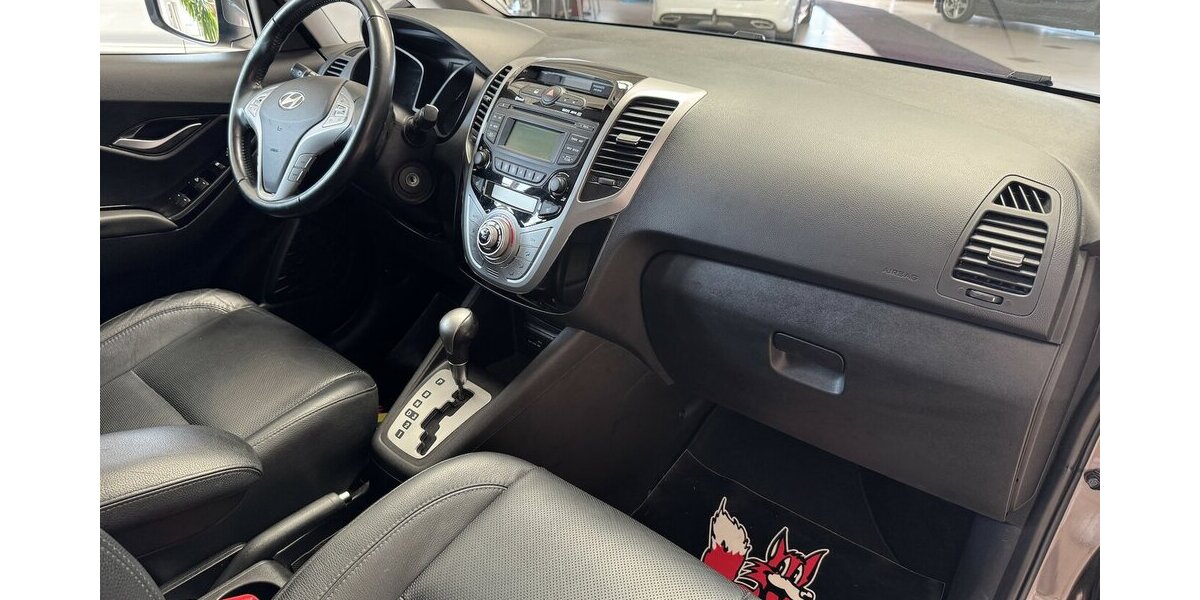 Hyundai ix20 FIFA world Cup Edition Automatik/LEDER/AHK/ 59.985 km 10.990 &euro; Leipzig 04347