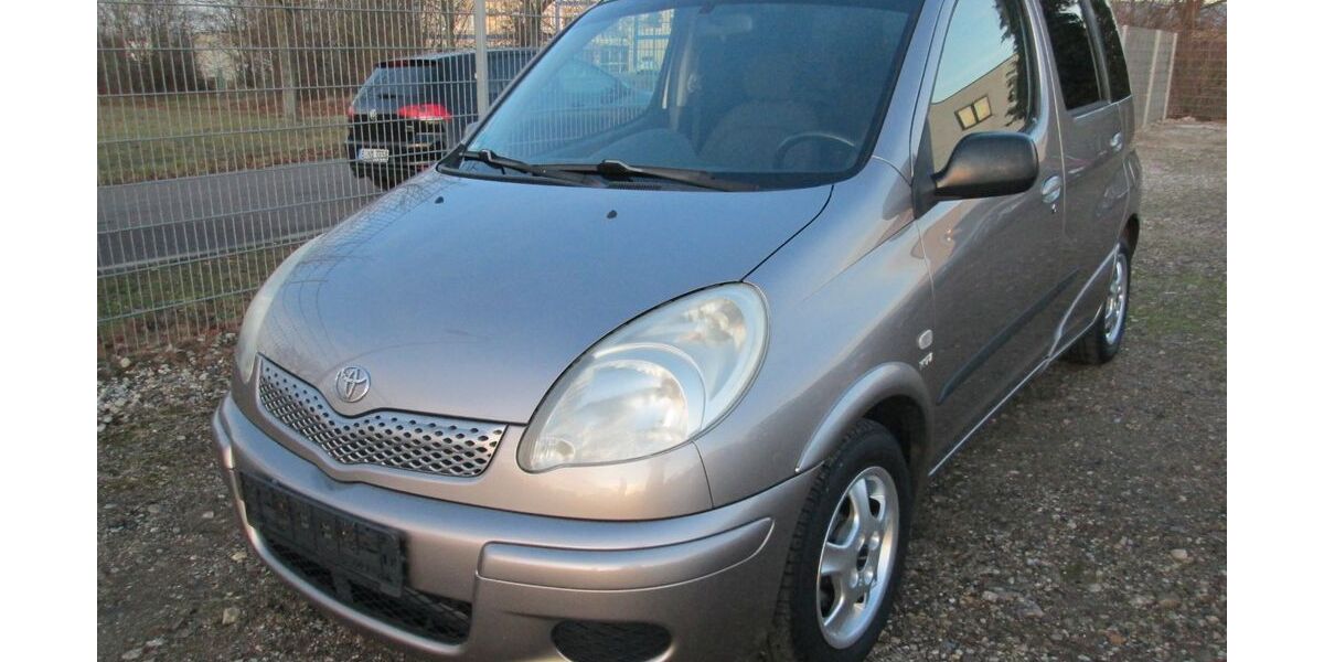 Toyota Yaris 233.998 km 2.500 &euro; Delitzsch 04509