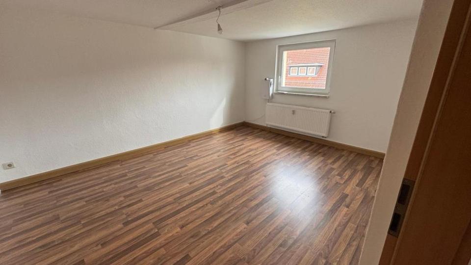 Dachgeschoßwohnung Schkeuditz - 4 Zimmer, 75 m&sup2;, 599&euro; | Angebot:26233936
