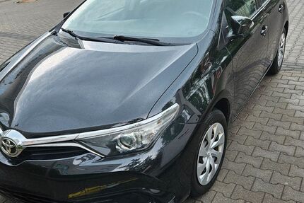 Toyota Auris 94.000 km 8.900 &euro; Leipzig 04157