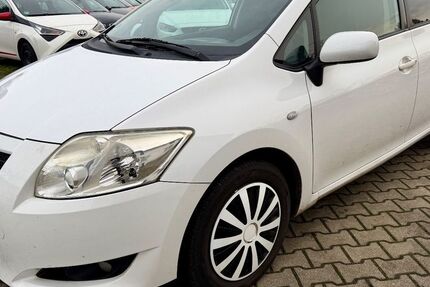 Toyota Auris 139.000 km 2.500 &euro; Zwenkau OT Löbschütz 04442