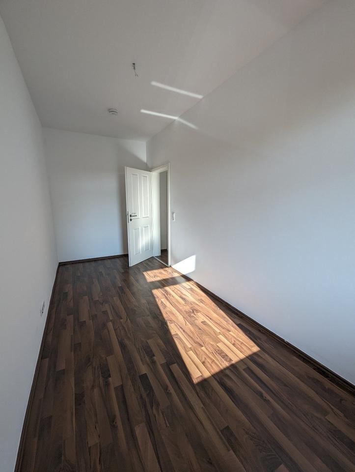 ***NEU!!!*Schicke 4-R.-Whg. mit Balkon u. tollem Bad m.Badewanne!!***