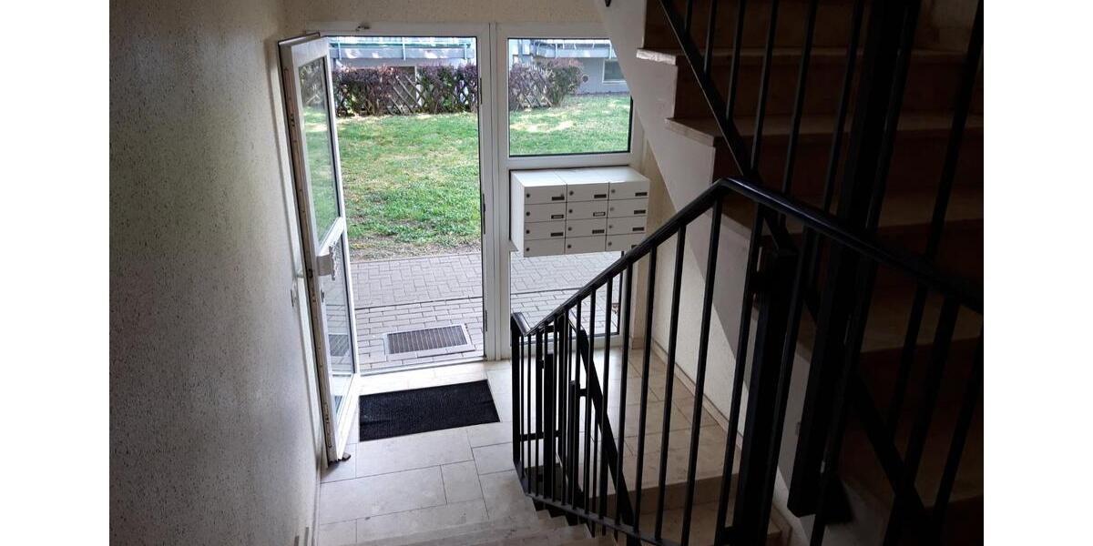 Dachgeschoßwohnung Leuna - 2 Zimmer, 44 m&sup2;, 392&euro; | Angebot:25789818