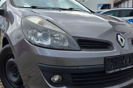 Renault Clio 170.700 km 2.499 &euro; Zwenkau 04442