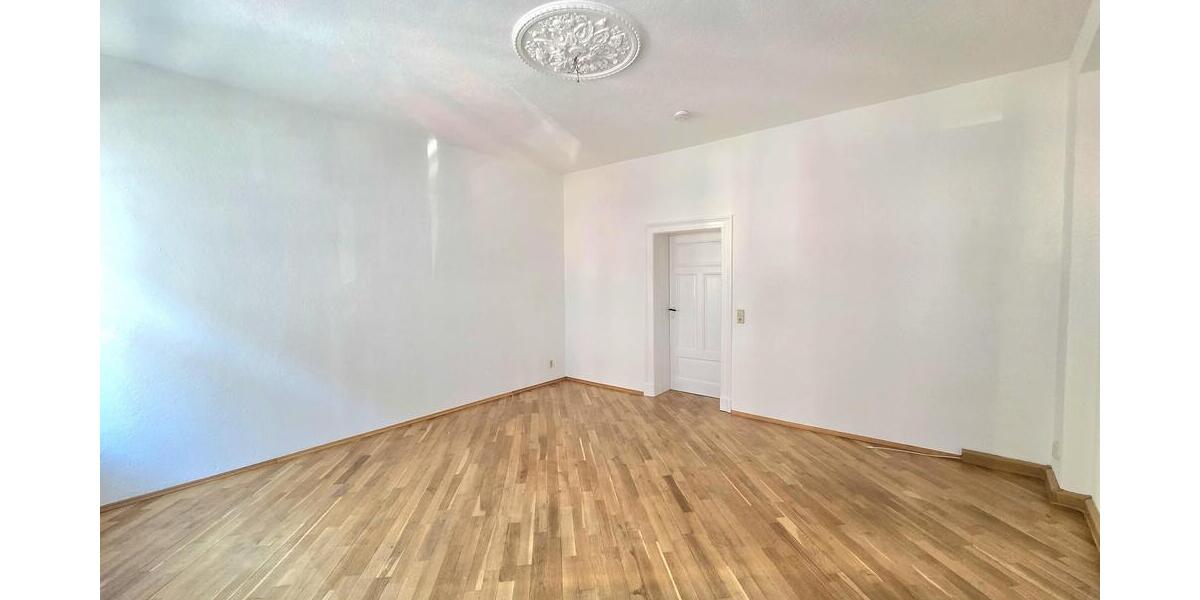 Großzügige 1-Zimmer-Wohnung mit Parkettfußboden und Tageslichtbad! - Erdgeschoßwohnung Leipzig Stötteritz | Angebot:26383876