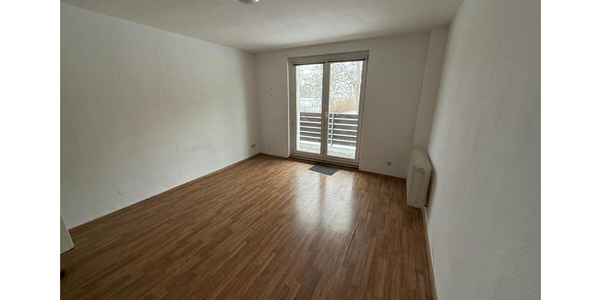 Etagenwohnung Leuna - 4 Zimmer, 75 m&sup2;, 400&euro; | Angebot:25782206