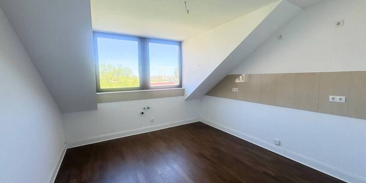 Etagenwohnung Leipzig Neustadt-Neuschönefeld - 4 Zimmer, 173 m&sup2;, 1.750&euro; | Angebot:26695803