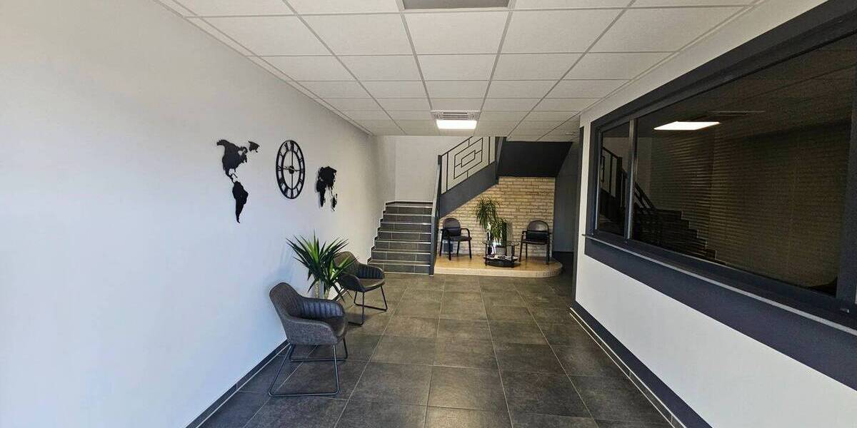 Moderne Gewerbefläche mit Büro + Lager, Freifläche + SP möglich zimmer